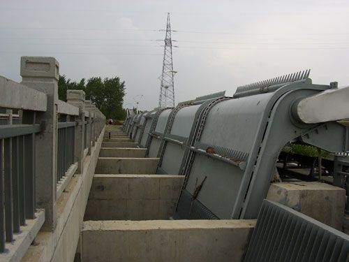 GD型回轉(zhuǎn)式清污機(jī)